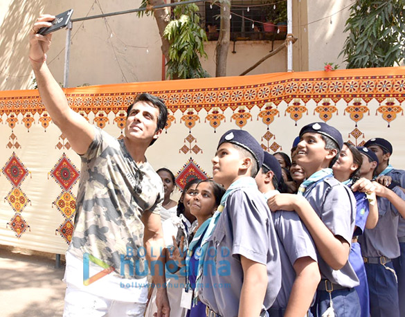 sonu sood attends an event honouring the martyrs of the pulwama terror attack 4