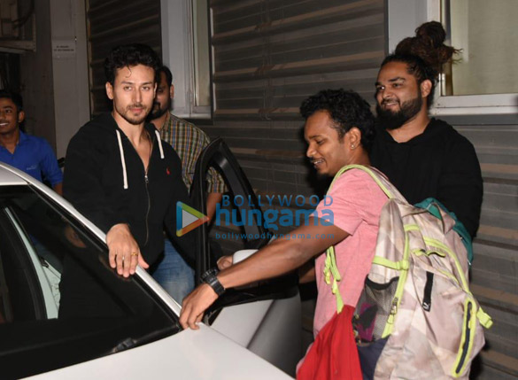tiger shroff spotted at a dance class in andheri 5