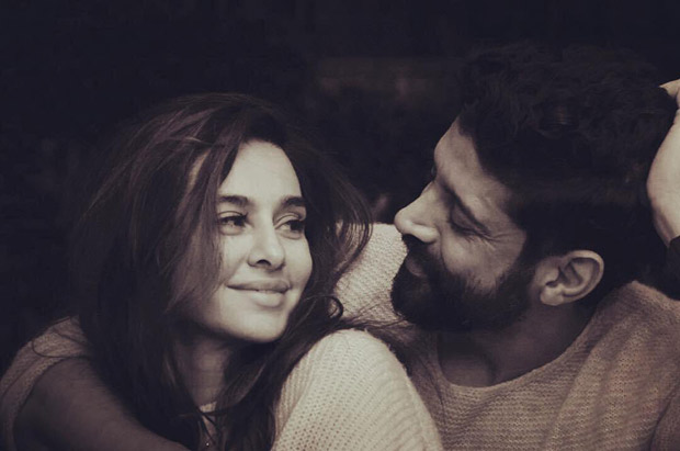 Farhan Akhtar and Shibani Dandekar share a love struck post that has romance written all over