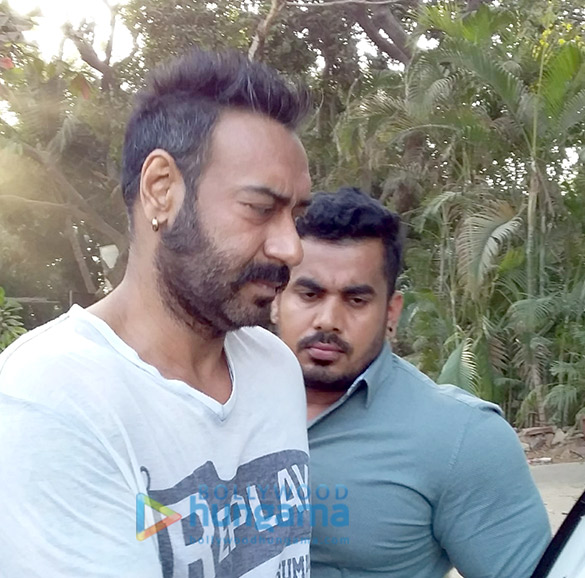 ajay devgn spotted in versova 1