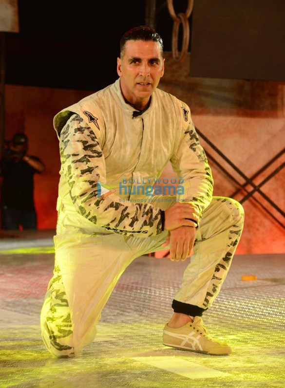akshay kumar launches his amazon prime original series the end at royal western india turf club mahalaxmi race course 6