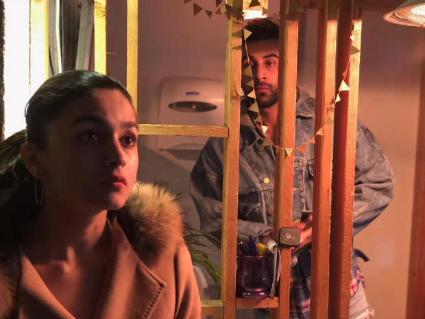 Brahmastra: Ranbir Kapoor's love locked gaze for Alia Bhatt in this BTS pic is the stuff of every woman's dreams 