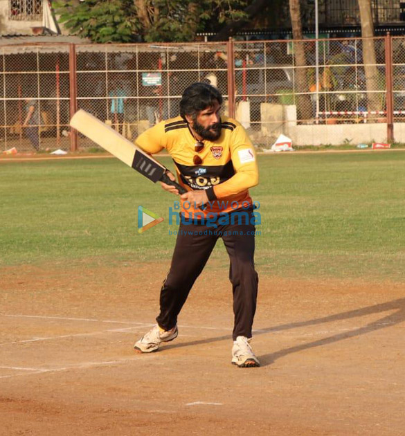 celebs grace the celebrity cricket league match at air india sports club 1