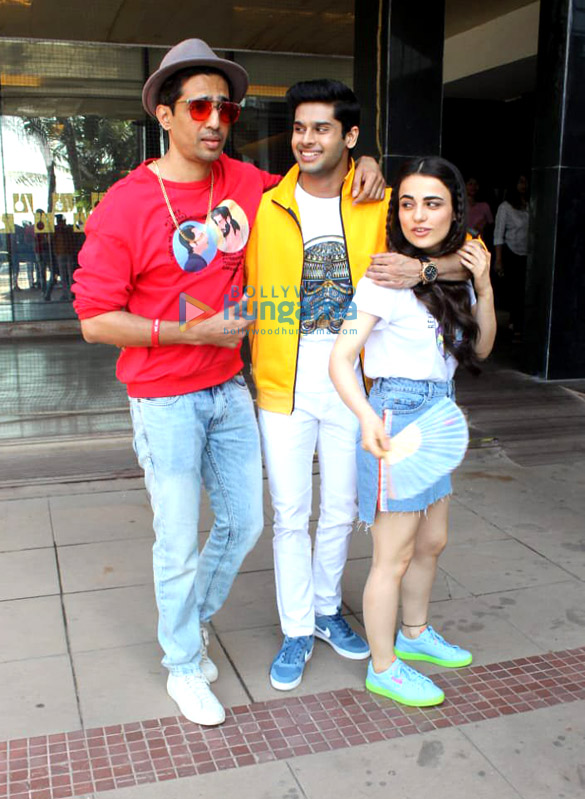 Celebs snapped promoting the film Mard Ko Dard Nahi Hota at Novotel, Juhu