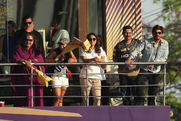 IPL 2019: Shah Rukh Khan and Juhi Chawla REUNITE to cheer for Kolkata Knight Riders 