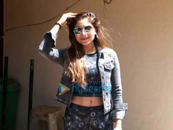 Janhvi Kapoor, Pooja Hegde and Kanika Kapoor spotted at the gym