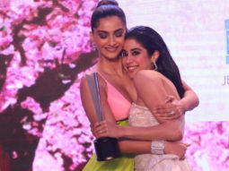 Janhvi Kapoor and Sonam Kapoor set sister goals in these precious moments from Hello! Hall Of Fame Awards 2019