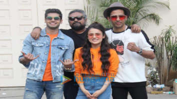 Mard Ko Dard Nahi Hota team snapped during interviews at Mehboob Studios