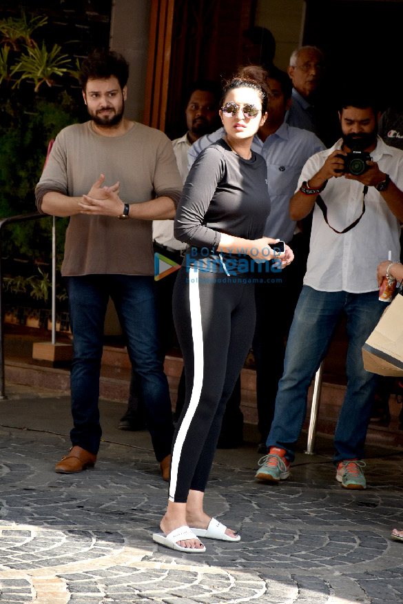 parineeti chopra spotted outside the gym in khar 1