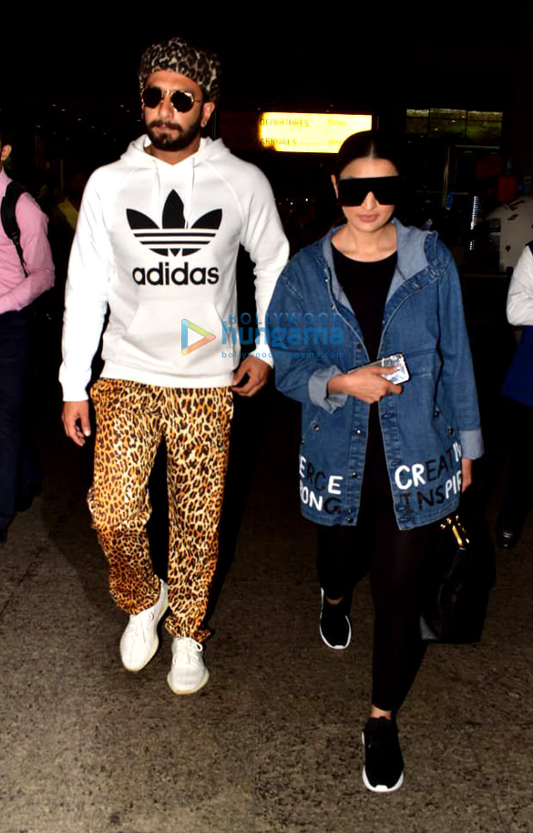 Ranveer Singh and Shraddha Kapoor snapped at the airport Ranveer Singh and Shraddha Kapoor snapped at the airport