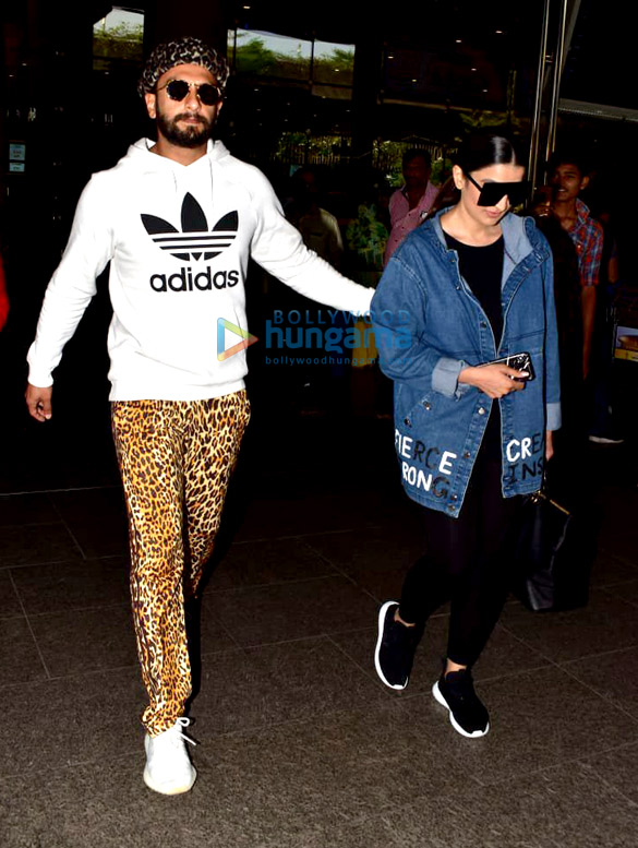 ranveer singh and shraddha kapoor snapped at the airport 5 2
