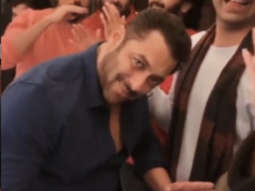 Salman Khan, Bobby Deol, Riteish Deshmukh celebrate CCL T10 win with impromptu dance and music session