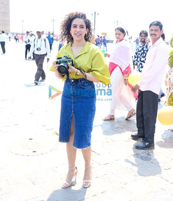 sanya malhotra promotes photograph at gateway of india mumbai 3