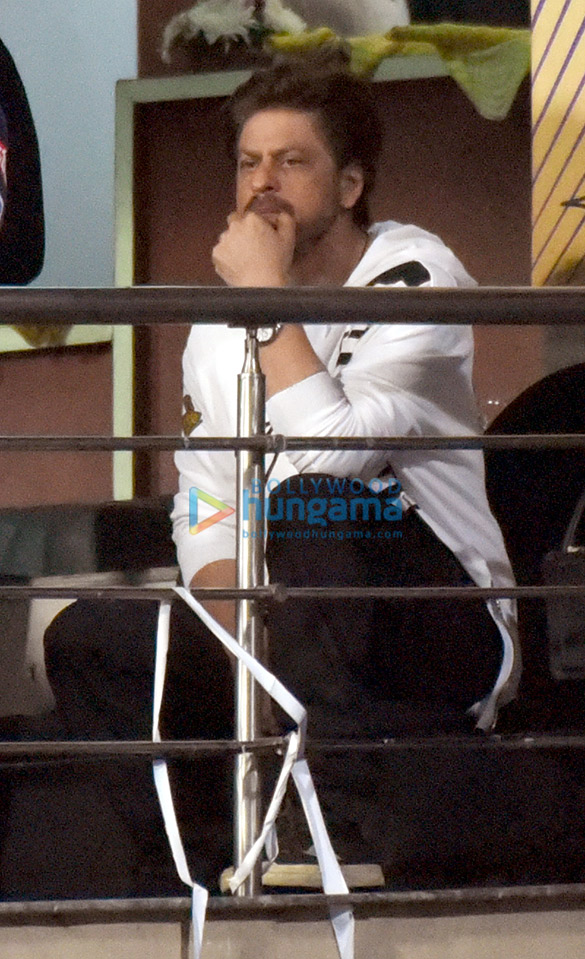 shah rukh khan snapped at eden gardens during kolkata knight riders match at ipl 2019 4