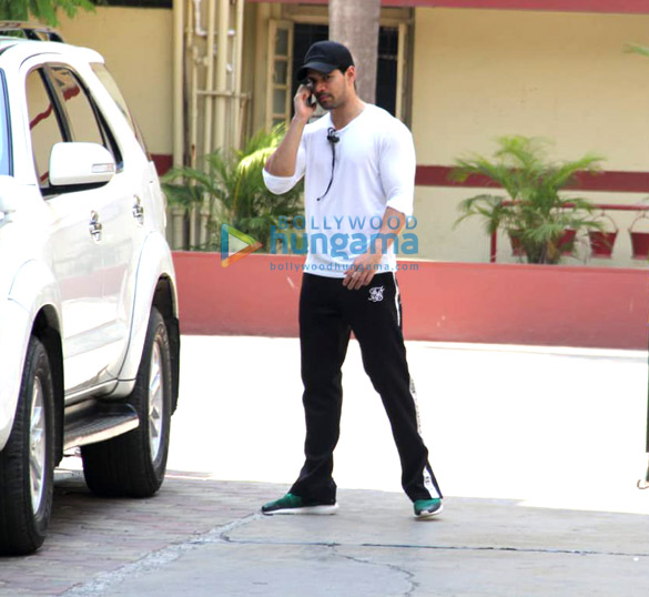 shahid kapoor and sooraj pancholi spotted at gym 2