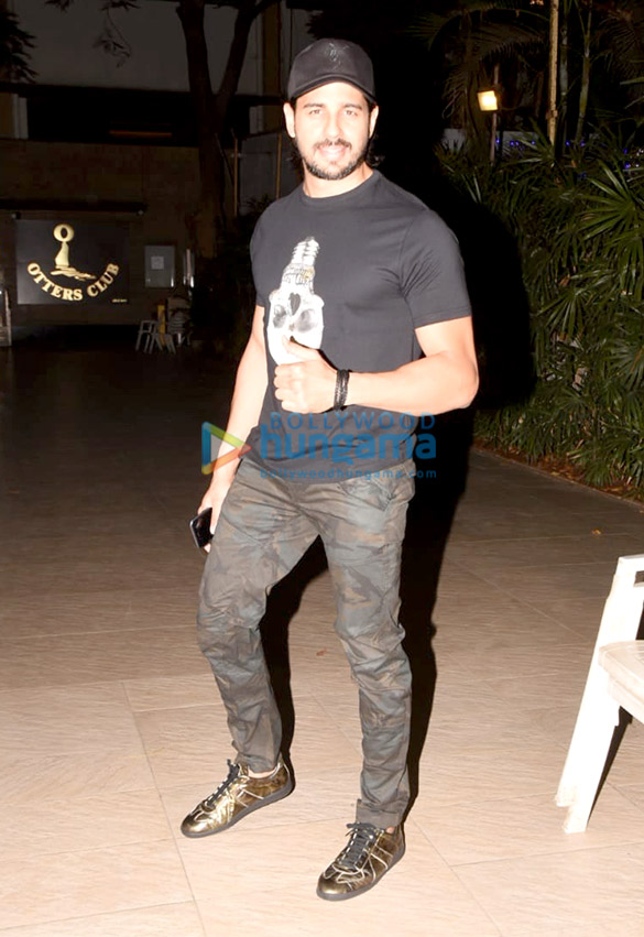 sidharth malhotra tara sutaria nora fatehi and rakul preet singh snapped at the wrap up party of marjaavaan 1