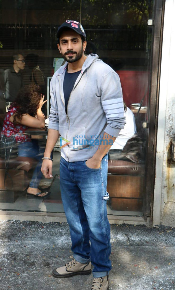 sunny singh nijjar spotted at silver beach cafe juhu 3