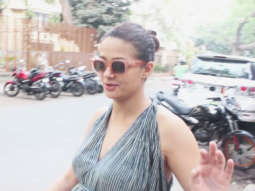 Surveen Chawla Spotted at Aviva Fertility Clinic, Khar