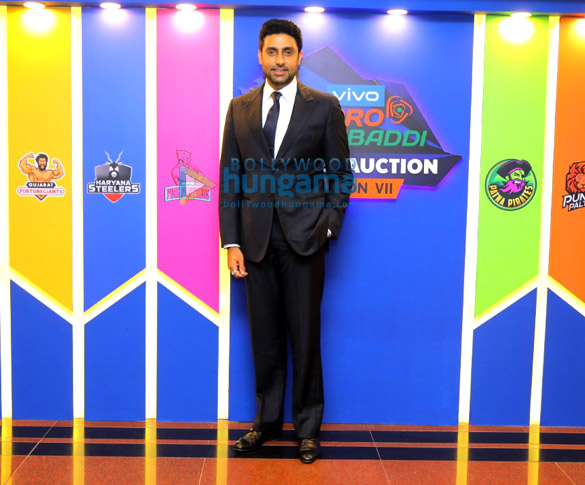 abhishek bachchan attend the vivo pro kabaddi auctions season vii 5