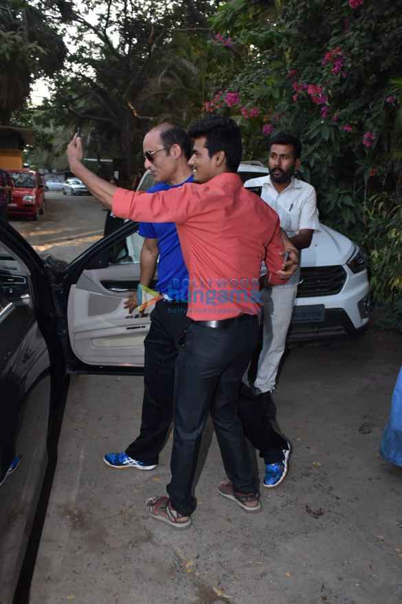 Akshaye Khanna and Katrina Kaif spotted at a clinic in Versova Akshaye Khanna and Katrina Kaif spotted at a clinic in Versova