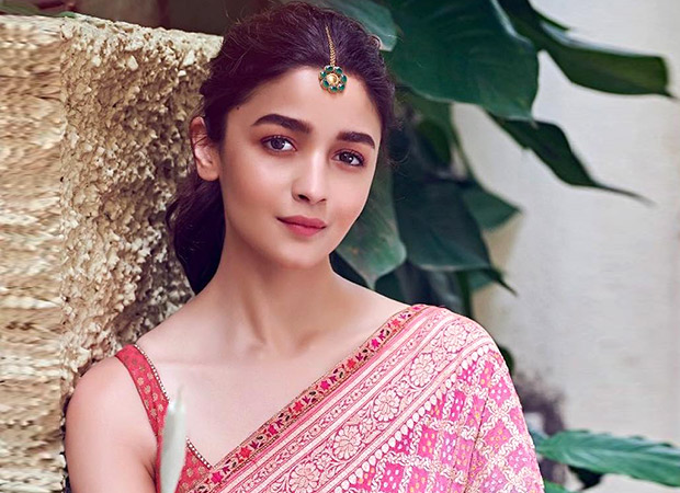 Alia Bhatt Personifies Grace In A Dual Shaded Tarun Tahiliani Saree Bollywood News Bollywood