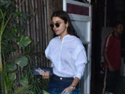 Anushka Sharma spotted at clinic in Versova