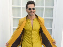 Varun Dhawan has the SWEETEST reaction to his fan gifting him a rose and his gesture will melt your heart!