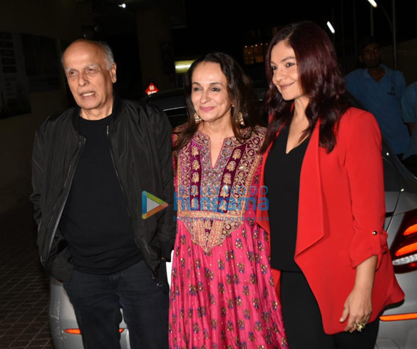celebs grace the screening of no fathers in kashmir 4