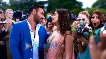 Movie Stills Of The Movie De De Pyaar De