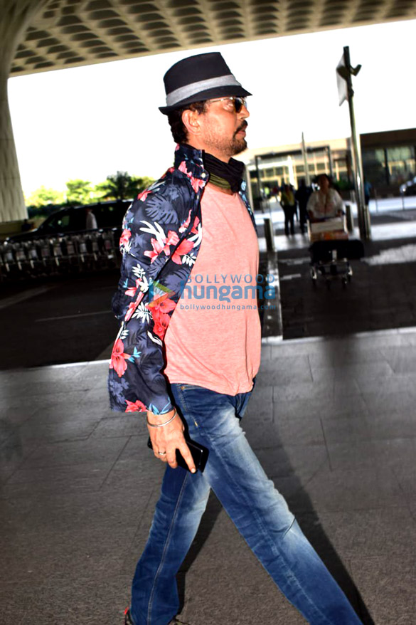 irrfan khan snapped at the mumbai airport 4