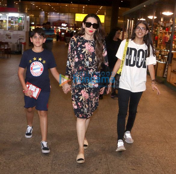 jacqueline fernandez maniesh paul karisma kapoor and others snapped at the airport 2