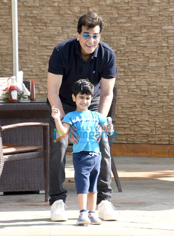 jiteendra kapoor snapped in mumbai 2
