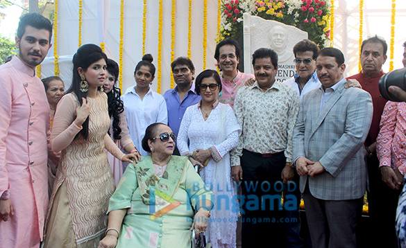 johny lever udit narayan and jeetendra snapped at the road naming ceremony after late mahendra kapoor 3
