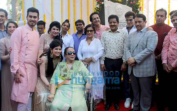 Johny Lever, Udit Narayan and Jeetendra snapped at the road naming ceremony after late Mahendra Kapoor