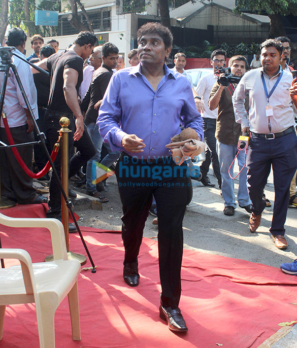 johny lever udit narayan and jeetendra snapped at the road naming ceremony after late mahendra kapoor 6