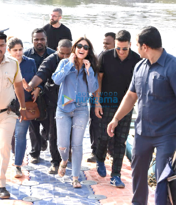 kareena kapoor khan and akshay kumar snapped at the versova jetty 3