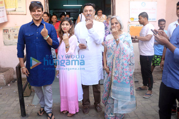 lok sabha elections 2019 aamir khan priyanka chopra ajay devgn among others cast their votes9 2