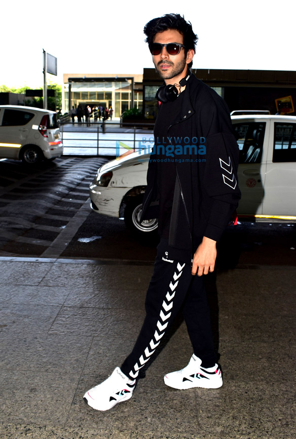 rajinikanth sanya malhotra and kartik aaryan snapped at the airport 3