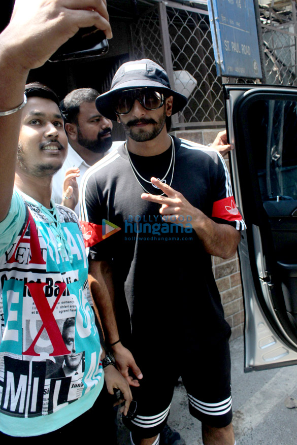 ranveer singh spotted at a recording studio in bandra 3 2