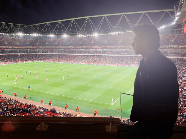 Shah Rukh Khan accepts invitation from Arsenal's Mesut Özil
