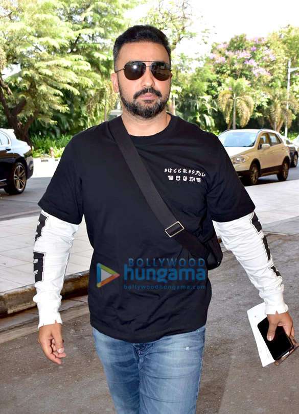 sonam kapoor ahuja disha patani and others spotted at the airport 3