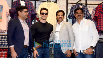Tiger Shroff graces the 20 years celebration of Lifestyle