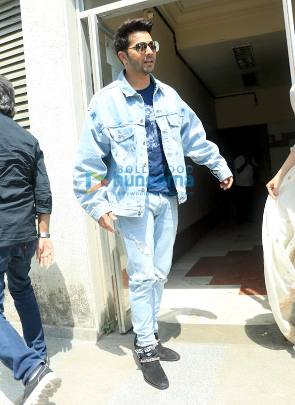 varun dhawan madhuri dixit alia bhatt and aditya roy kapur promote kalank at 98 3 fm radio mirchi 3