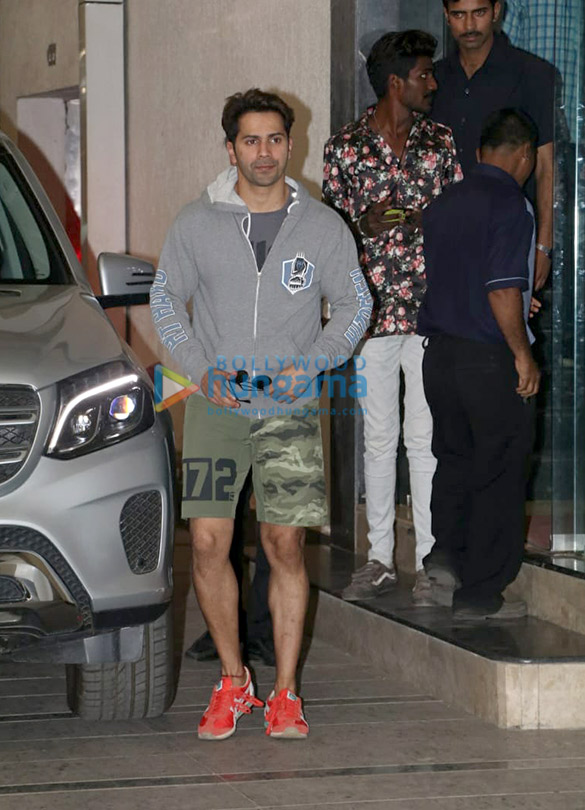 varun dhawan and parineeti chopra spotted at the gym 5
