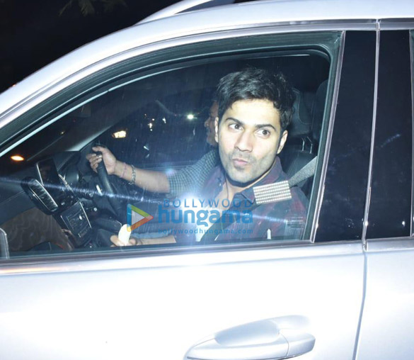 varun dhawan spotted at gym in juhu 2 4
