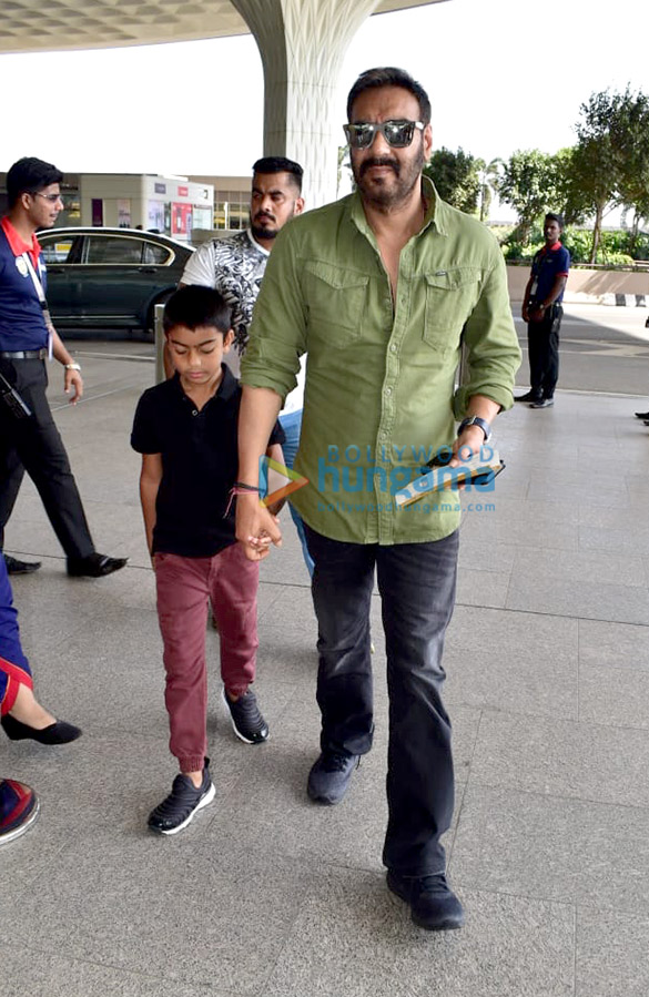 Photos: Ajay Devgn and Fatima Sana Shaikh and Janhvi Kapoor snapped at the airport Photos: Ajay Devgn and Fatima Sana Shaikh and Janhvi Kapoor snapped at the airport