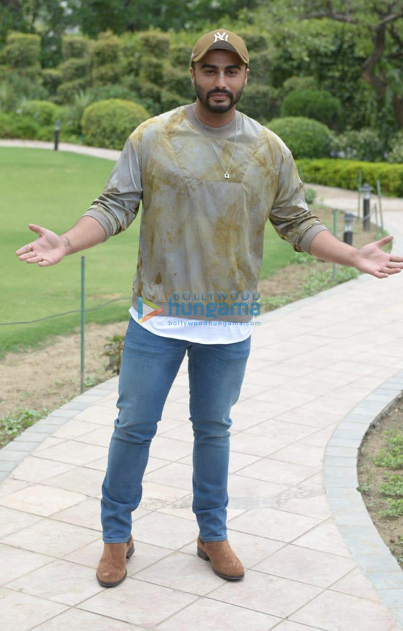 Photos: Arjun Kapoor & director Rajkumar Gupta snapped during India’s Most Wanted promotions in Delhi Photos: Arjun Kapoor & director Rajkumar Gupta snapped during India’s Most Wanted promotions in Delhi