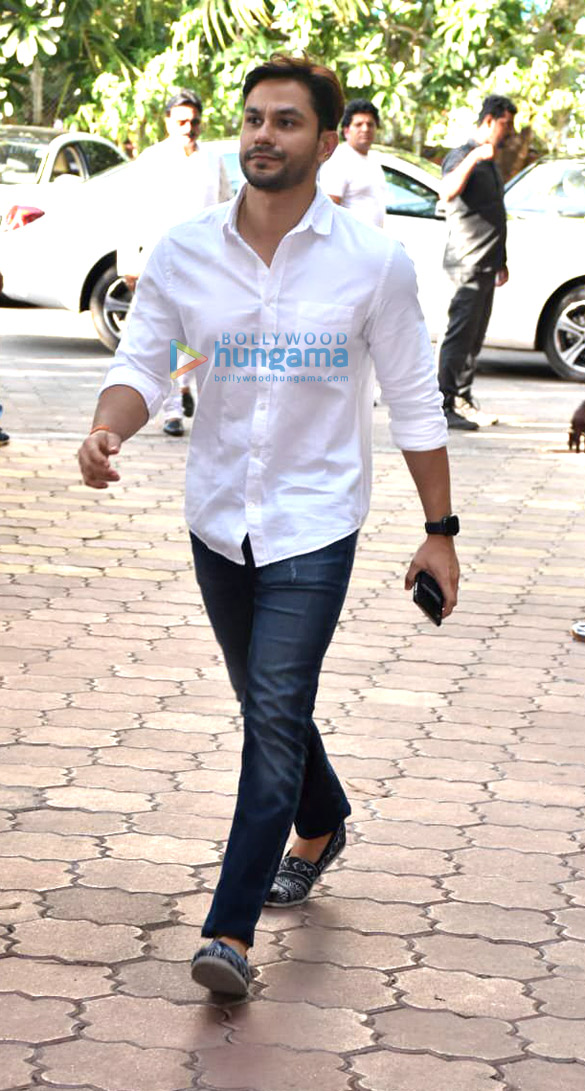 celebs attend prayer meet of ajay devgns father veeru devgan 10