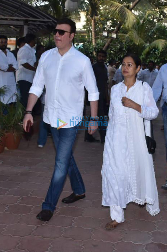 celebs attend prayer meet of ajay devgns father veeru devgan 28