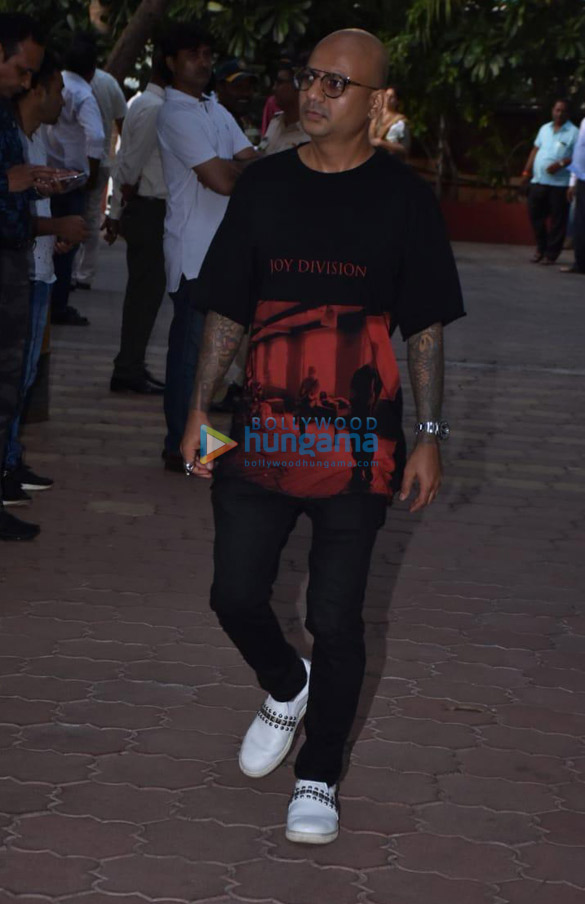 celebs attend prayer meet of ajay devgns father veeru devgan 36